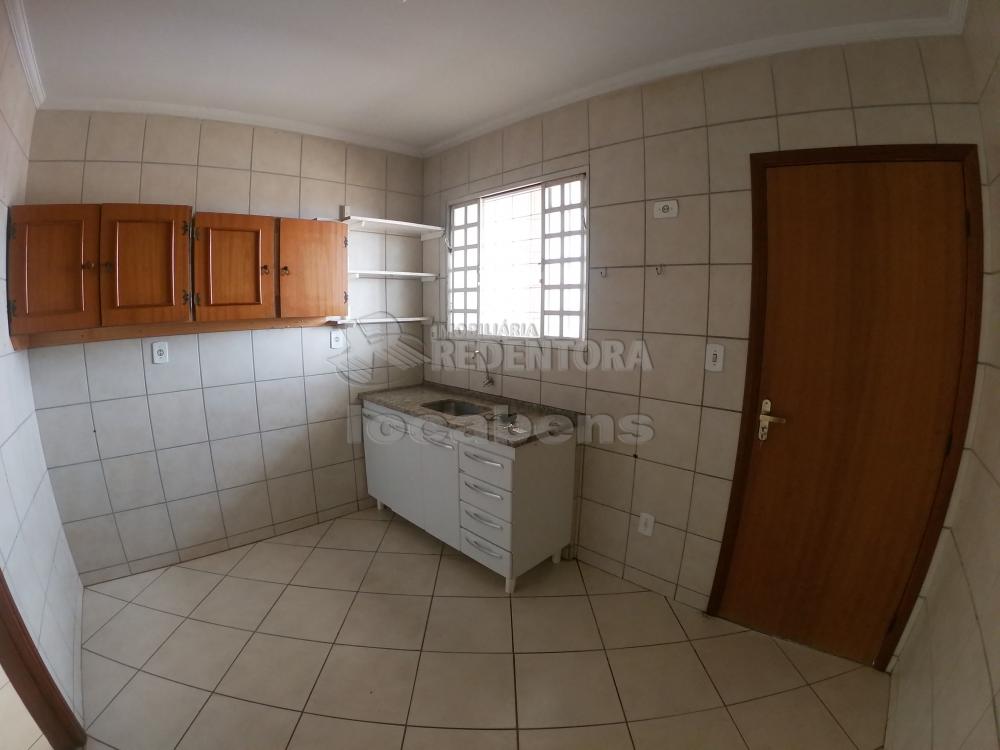 Alugar Apartamento / Padrão em São José do Rio Preto R$ 950,00 - Foto 4