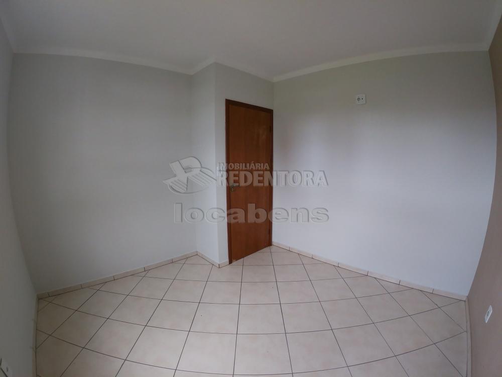 Alugar Apartamento / Padrão em São José do Rio Preto R$ 950,00 - Foto 9