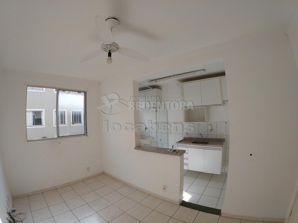 Alugar Apartamento / Padrão em São José do Rio Preto R$ 750,00 - Foto 2