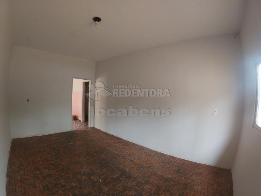 Alugar Casa / Padrão em São José do Rio Preto apenas R$ 800,00 - Foto 1