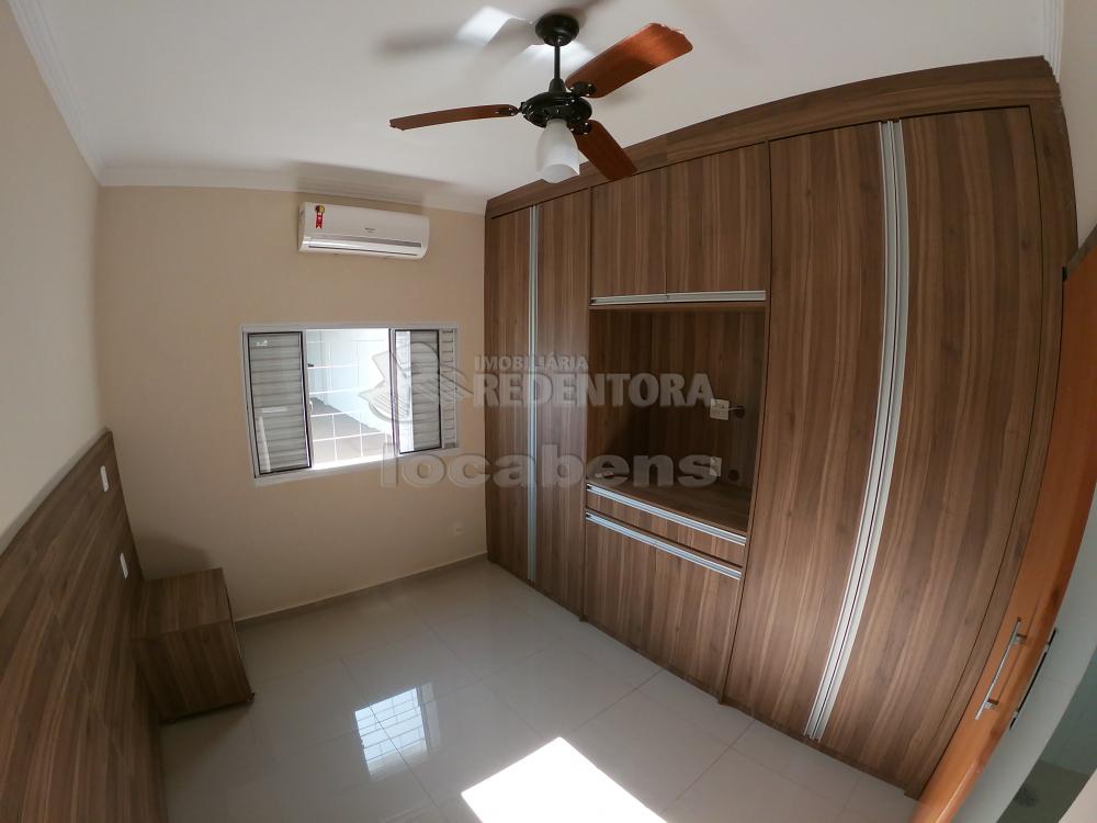 Alugar Casa / Padrão em São José do Rio Preto R$ 2.000,00 - Foto 8