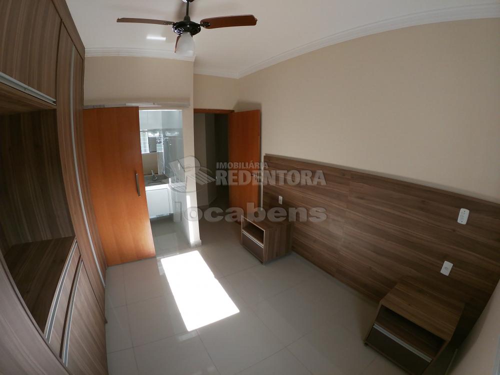 Alugar Casa / Padrão em São José do Rio Preto R$ 2.000,00 - Foto 9