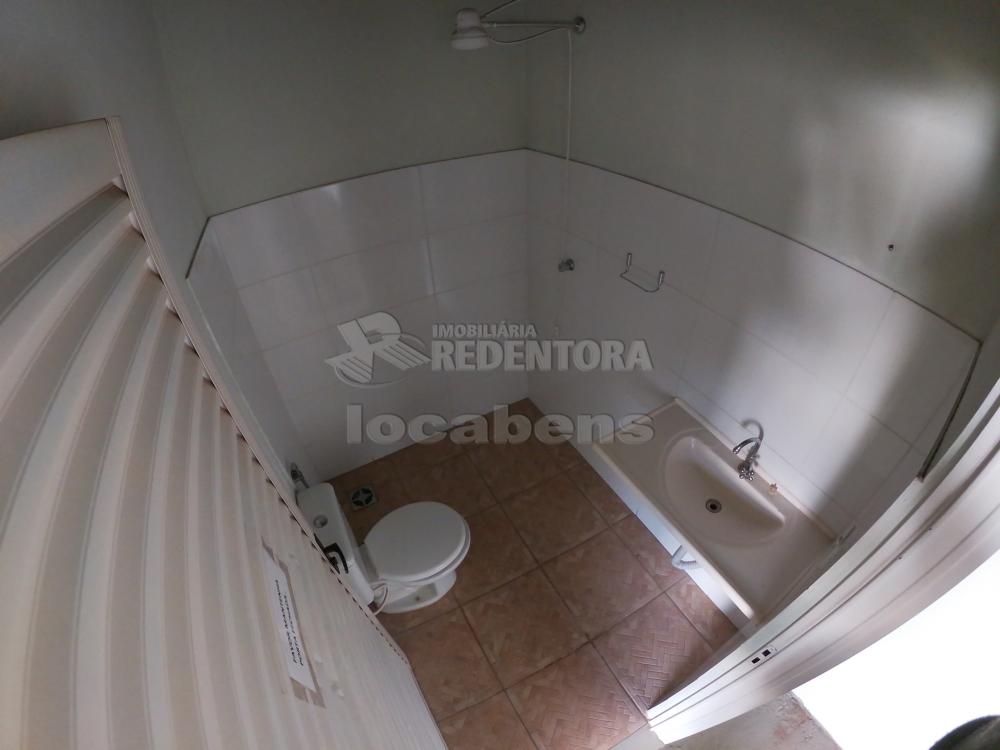 Alugar Casa / Padrão em São José do Rio Preto R$ 2.000,00 - Foto 17