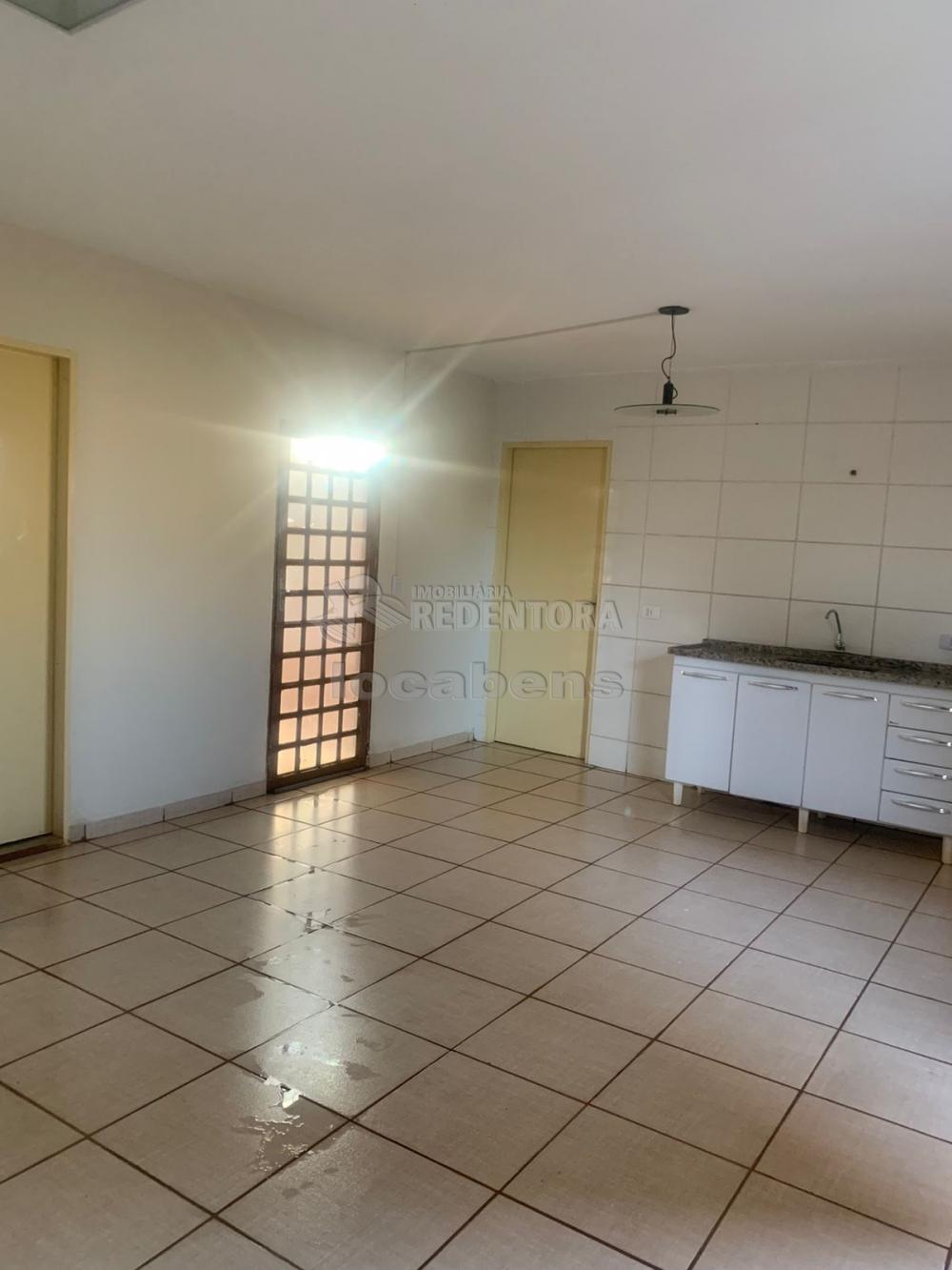 Alugar Casa / Padrão em São José do Rio Preto R$ 670,00 - Foto 3