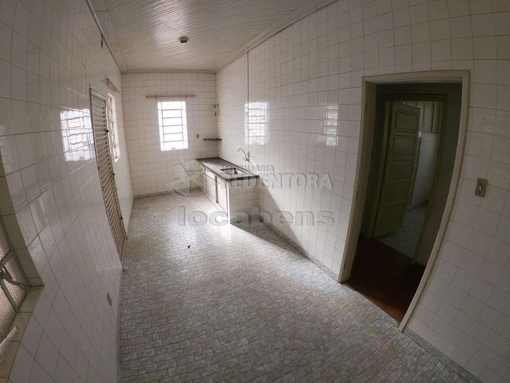 Alugar Casa / Padrão em São José do Rio Preto R$ 1.500,00 - Foto 9