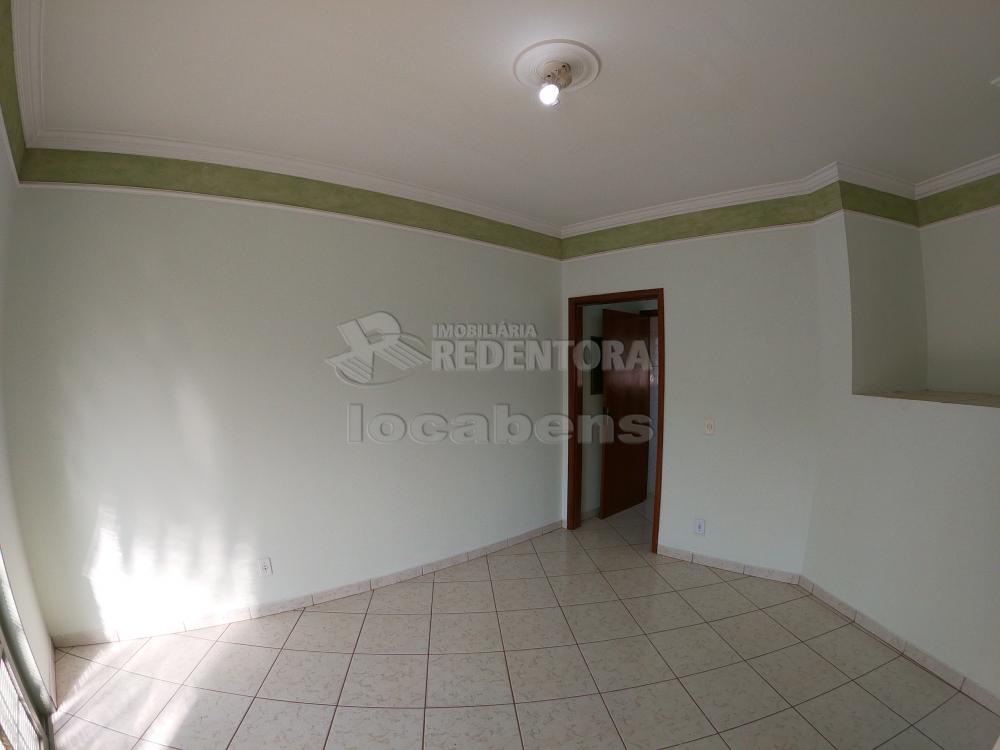 Alugar Apartamento / Padrão em São José do Rio Preto R$ 900,00 - Foto 3