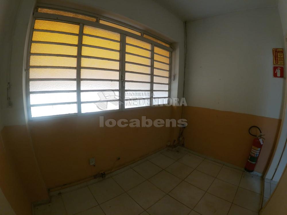 Alugar Comercial / Sala em São José do Rio Preto R$ 900,00 - Foto 3