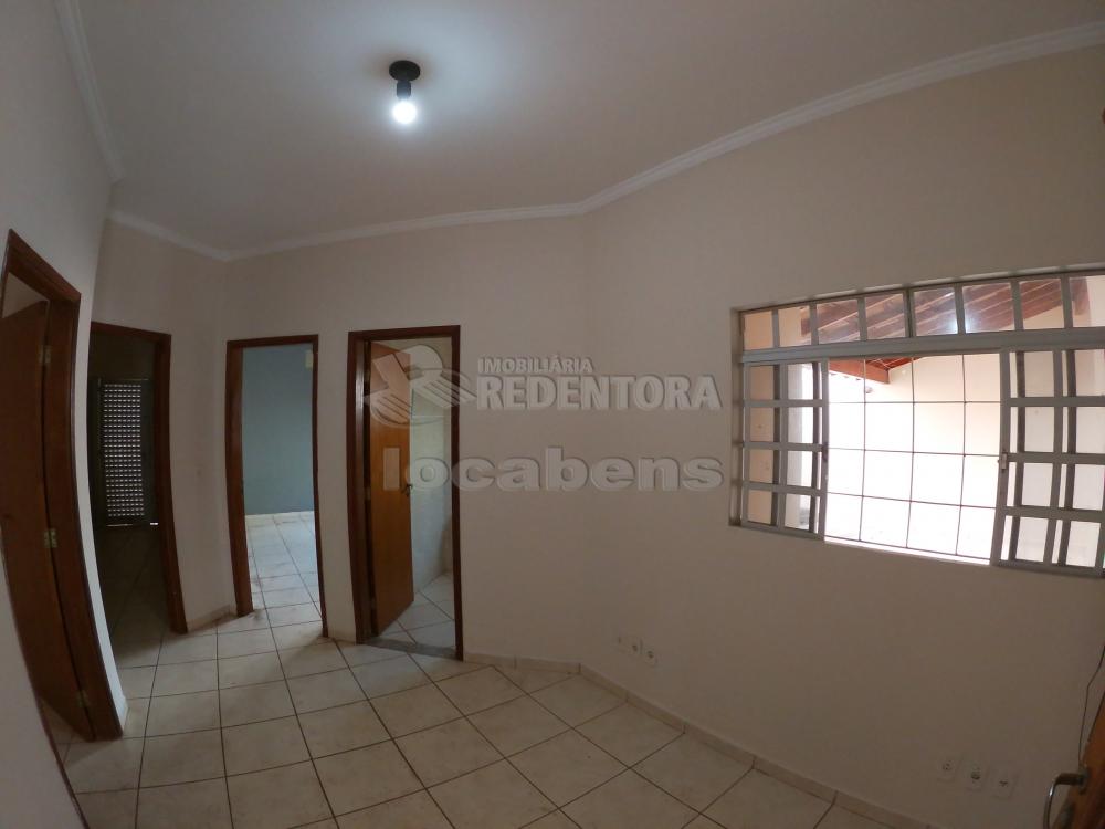 Alugar Casa / Padrão em São José do Rio Preto R$ 1.800,00 - Foto 10