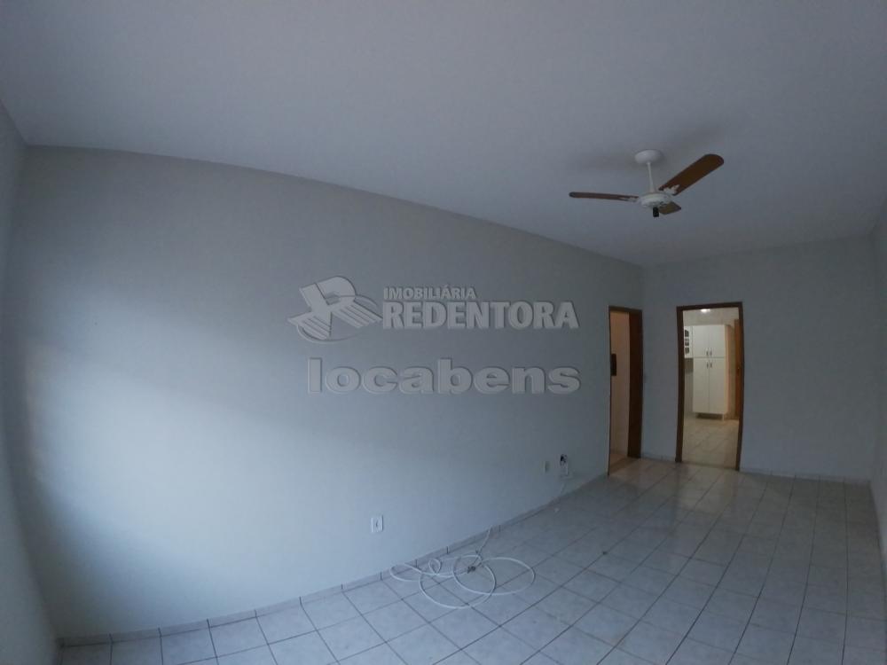 Alugar Apartamento / Padrão em São José do Rio Preto R$ 750,00 - Foto 1