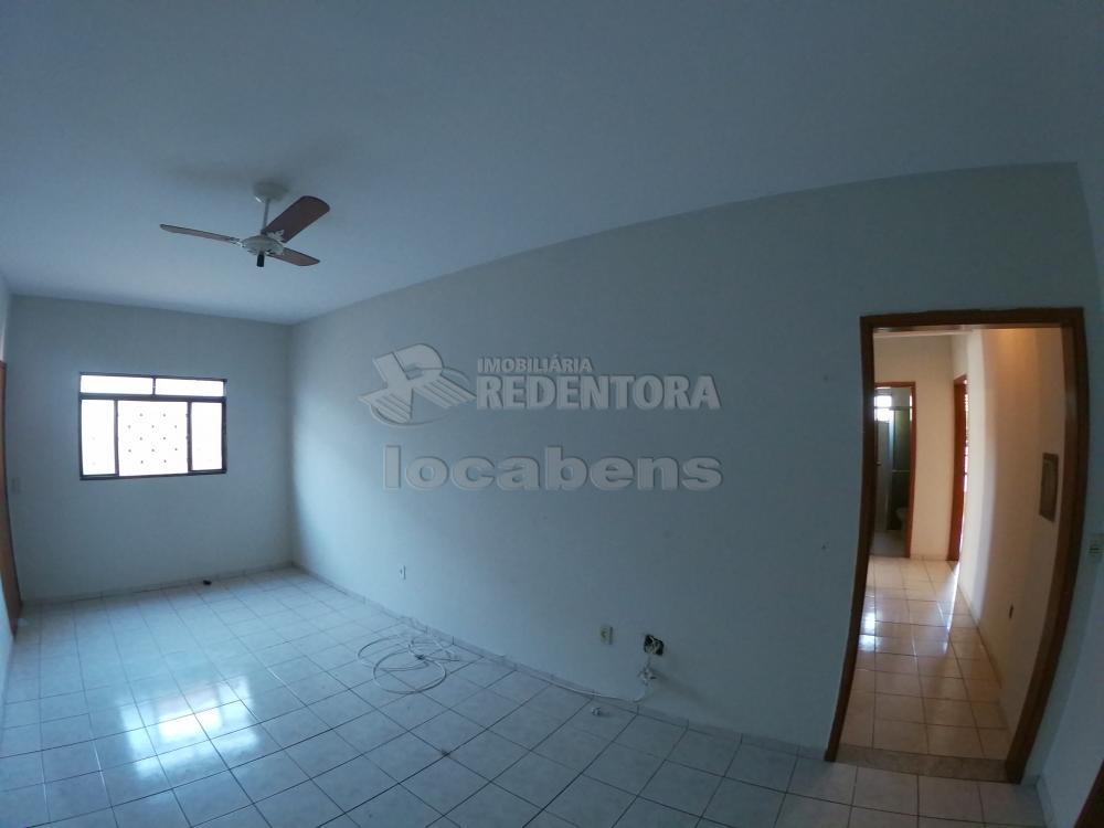 Alugar Apartamento / Padrão em São José do Rio Preto R$ 750,00 - Foto 2