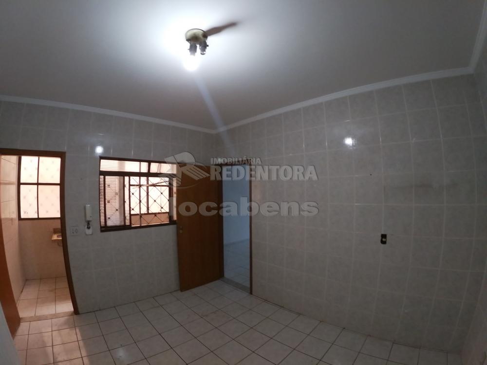 Alugar Apartamento / Padrão em São José do Rio Preto R$ 750,00 - Foto 23