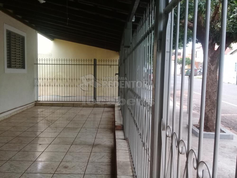 Alugar Casa / Padrão em São José do Rio Preto R$ 2.000,00 - Foto 2