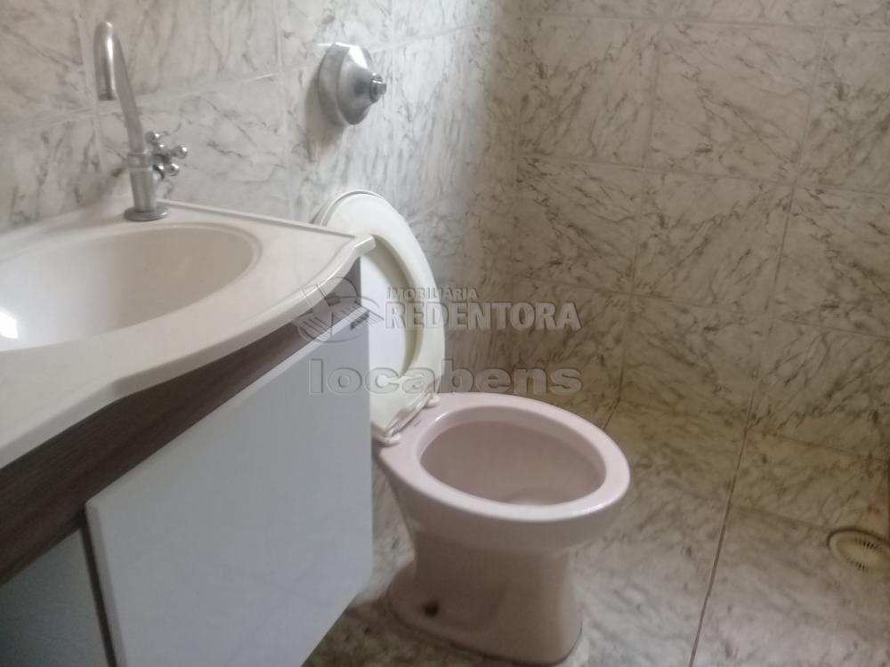 Alugar Casa / Padrão em São José do Rio Preto R$ 2.000,00 - Foto 9