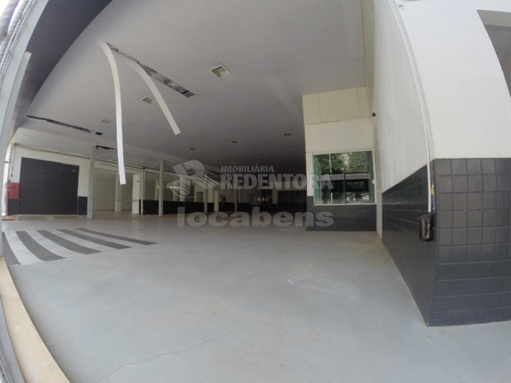 Alugar Comercial / Salão em São José do Rio Preto R$ 31.000,00 - Foto 4