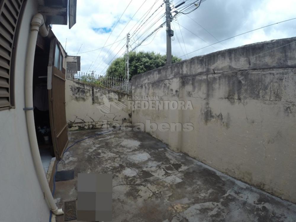 Alugar Casa / Padrão em São José do Rio Preto R$ 1.300,00 - Foto 16