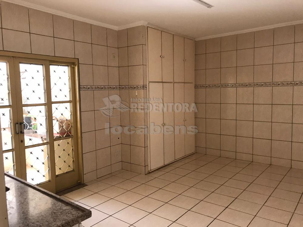 Alugar Casa / Padrão em São José do Rio Preto R$ 1.600,00 - Foto 2