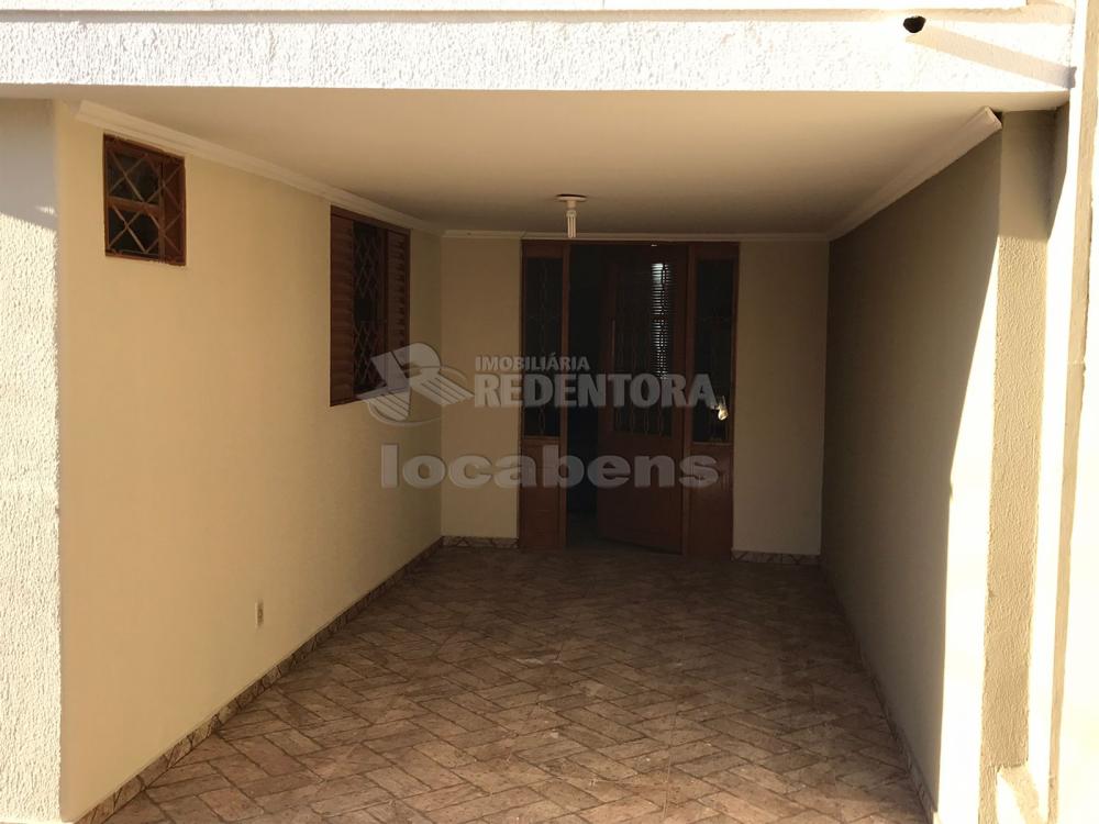 Alugar Casa / Padrão em São José do Rio Preto R$ 1.600,00 - Foto 9