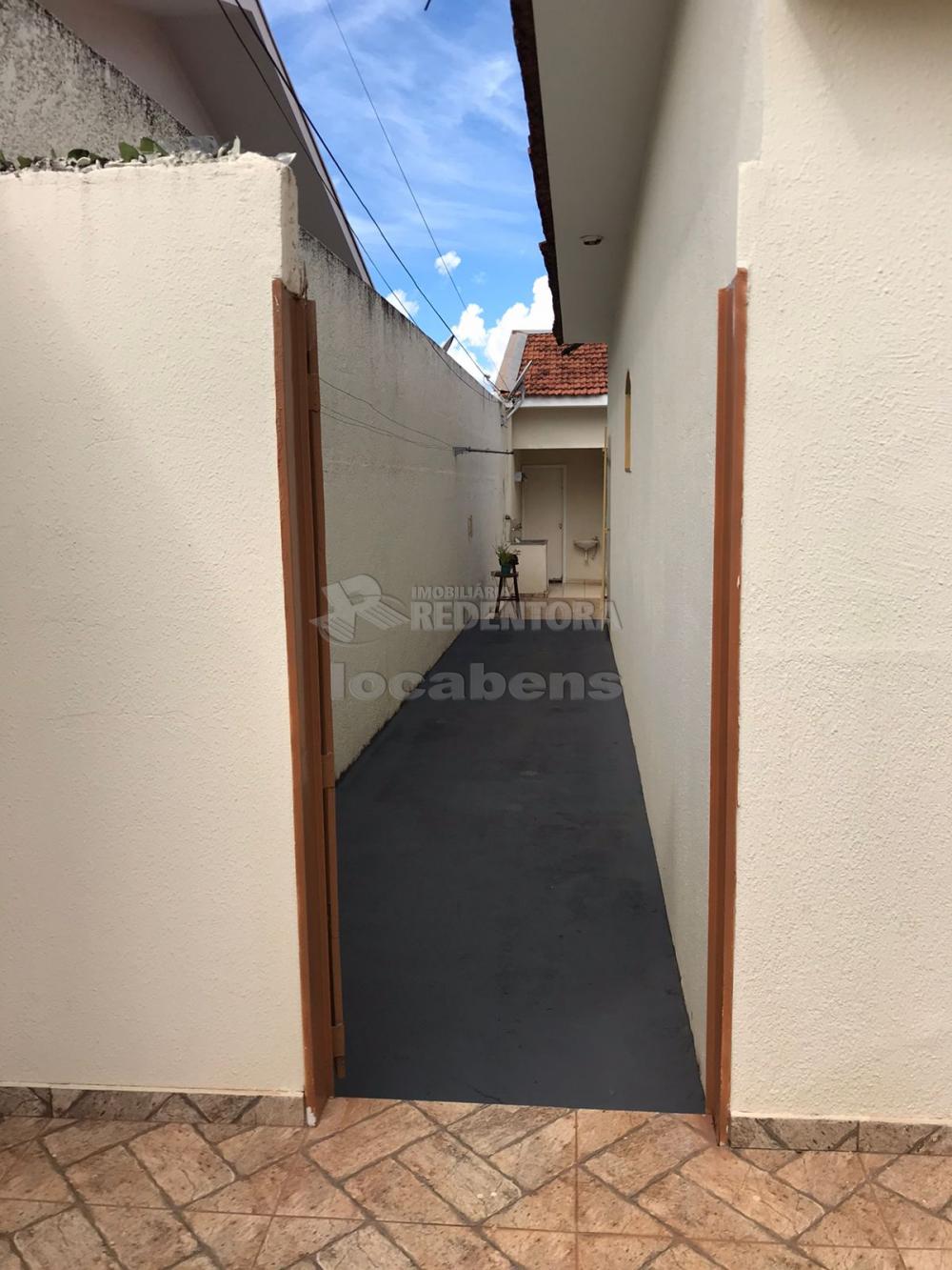 Alugar Casa / Padrão em São José do Rio Preto R$ 1.600,00 - Foto 14