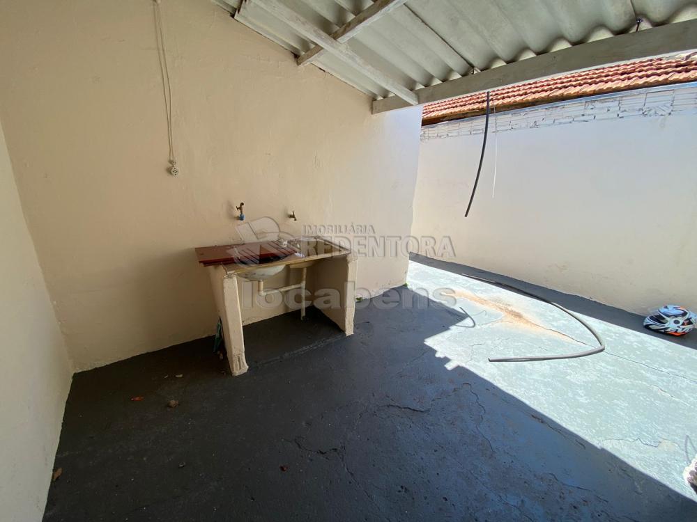 Alugar Casa / Padrão em São José do Rio Preto R$ 1.200,00 - Foto 4