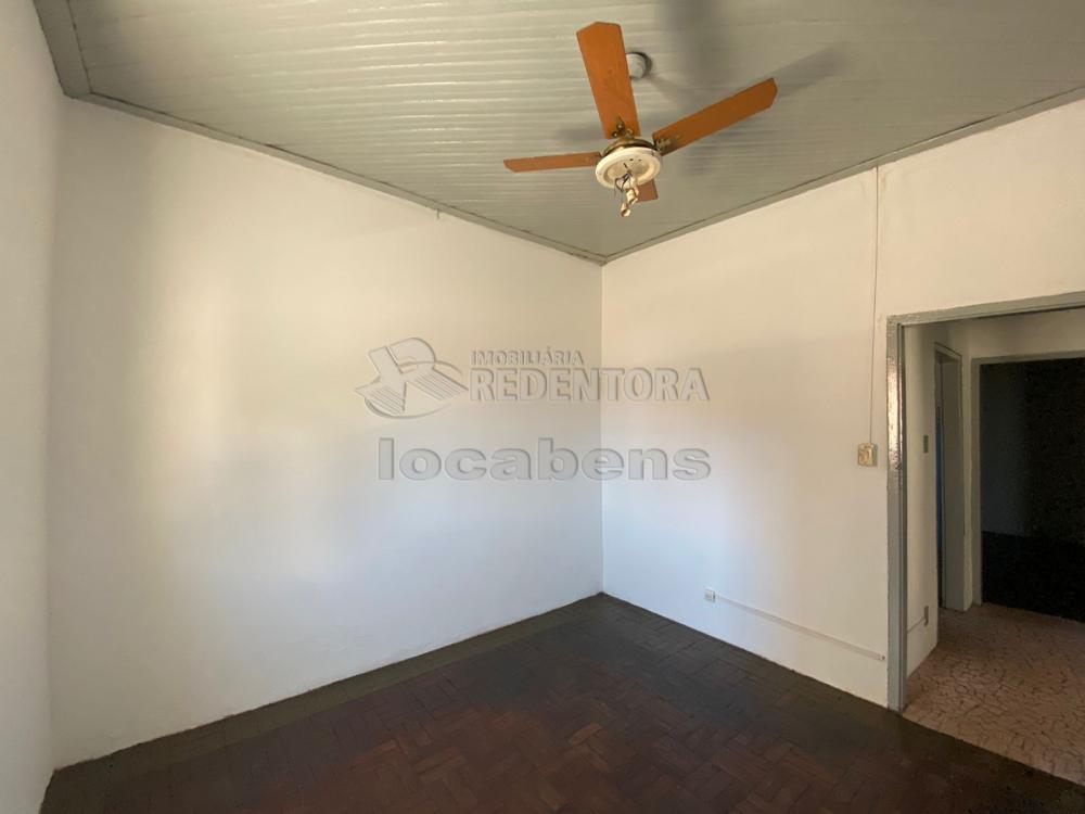 Alugar Casa / Padrão em São José do Rio Preto R$ 1.200,00 - Foto 17