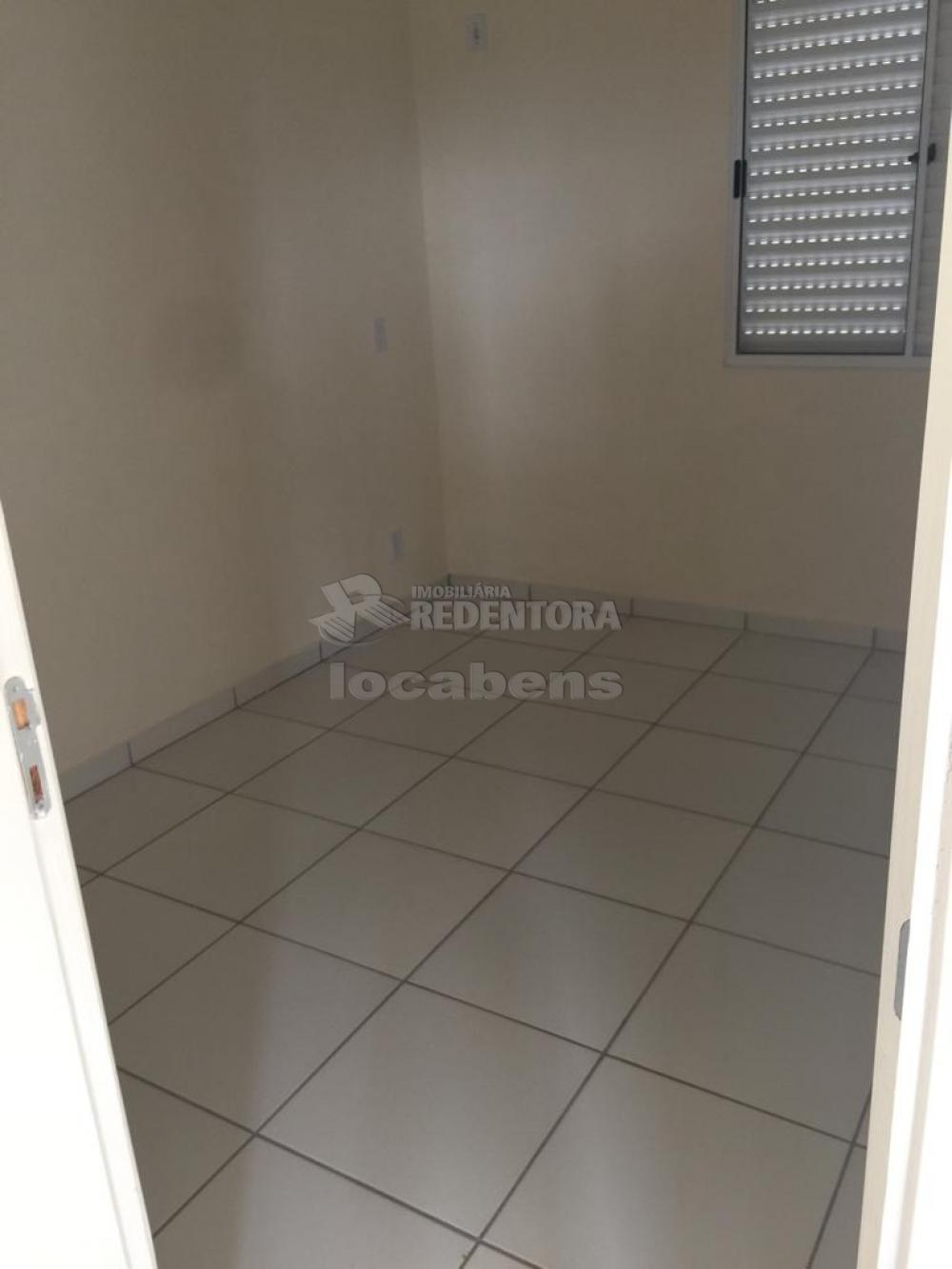 Comprar Apartamento / Padrão em São José do Rio Preto R$ 190.000,00 - Foto 4