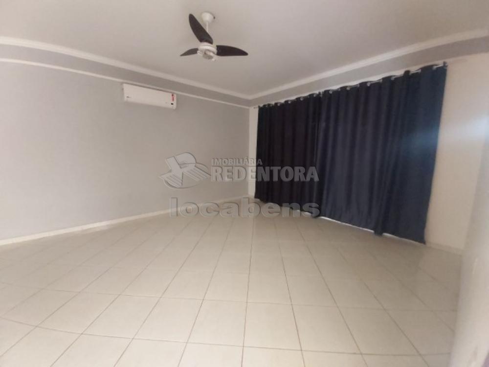 Alugar Casa / Padrão em São José do Rio Preto R$ 2.800,00 - Foto 2