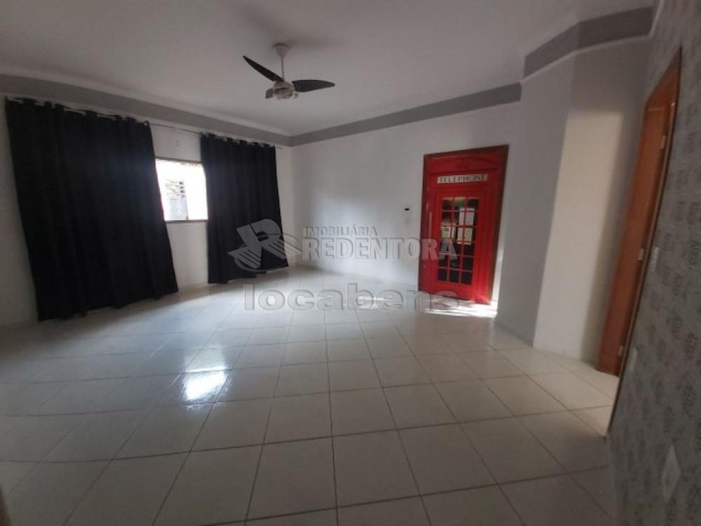 Alugar Casa / Padrão em São José do Rio Preto R$ 2.800,00 - Foto 3