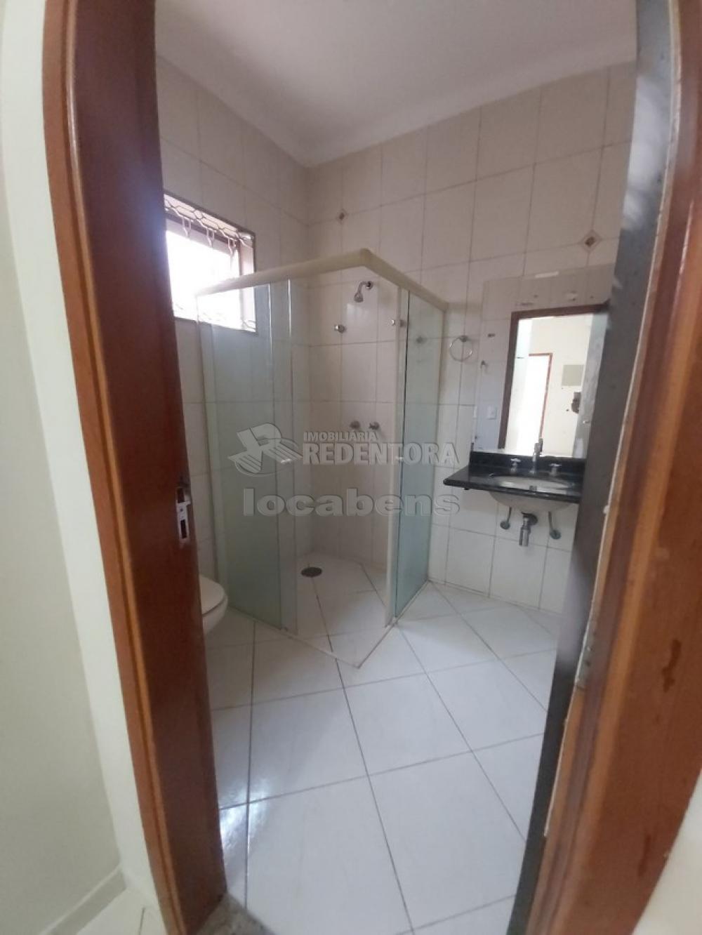 Alugar Casa / Padrão em São José do Rio Preto R$ 2.800,00 - Foto 10