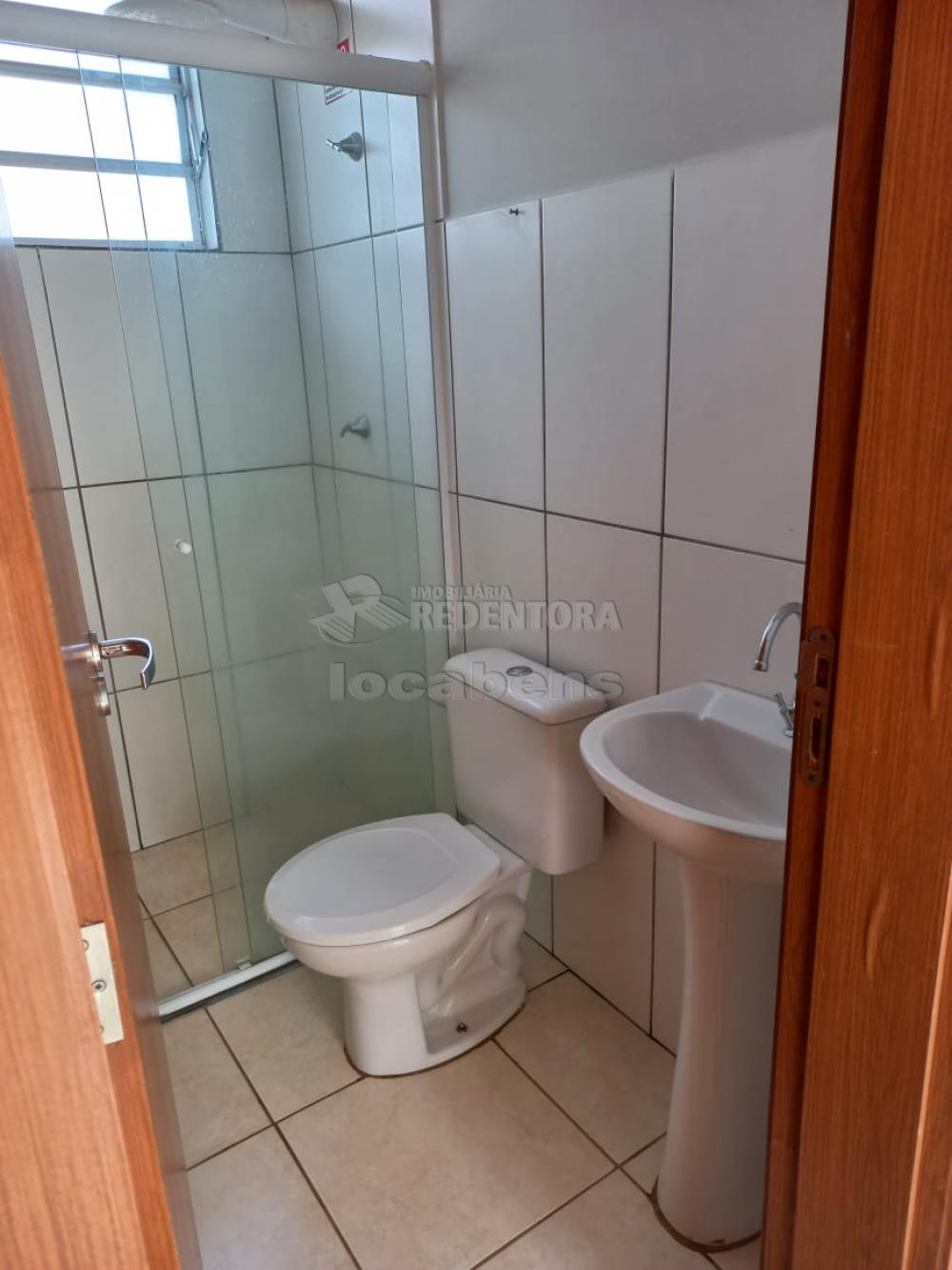 Alugar Apartamento / Padrão em São José do Rio Preto R$ 650,00 - Foto 6