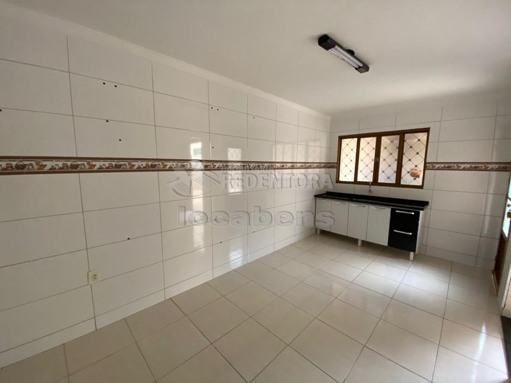 Alugar Casa / Padrão em São José do Rio Preto R$ 2.500,00 - Foto 9