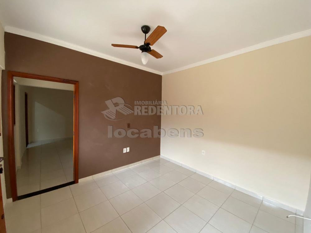 Alugar Casa / Padrão em São José do Rio Preto R$ 2.500,00 - Foto 8