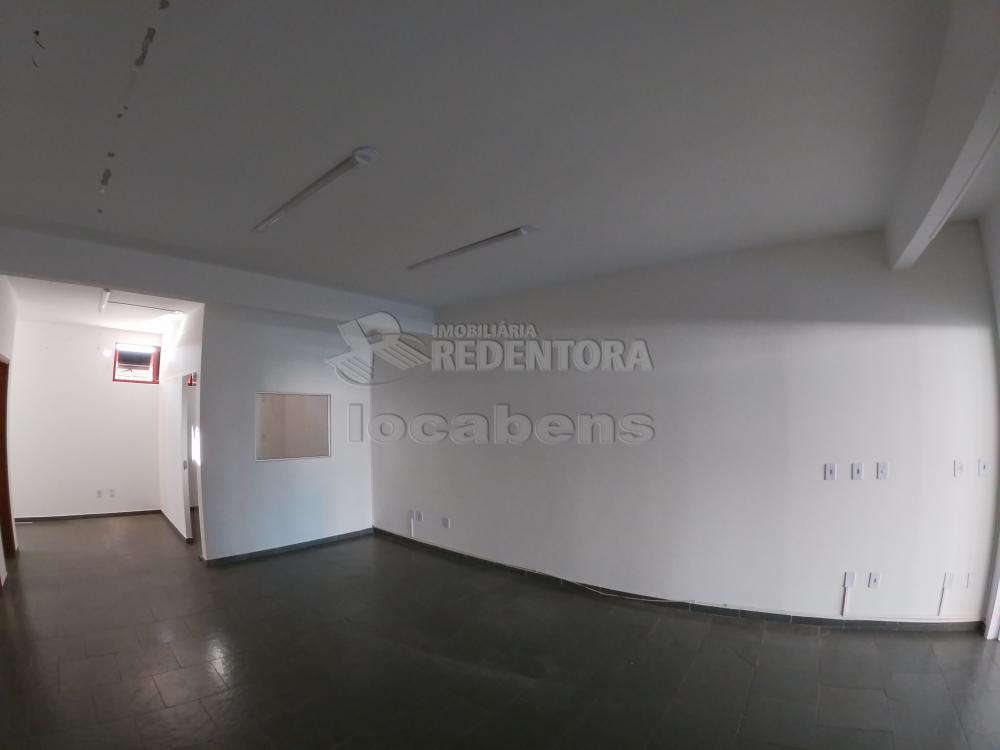 Alugar Comercial / Salão em São José do Rio Preto R$ 2.000,00 - Foto 1