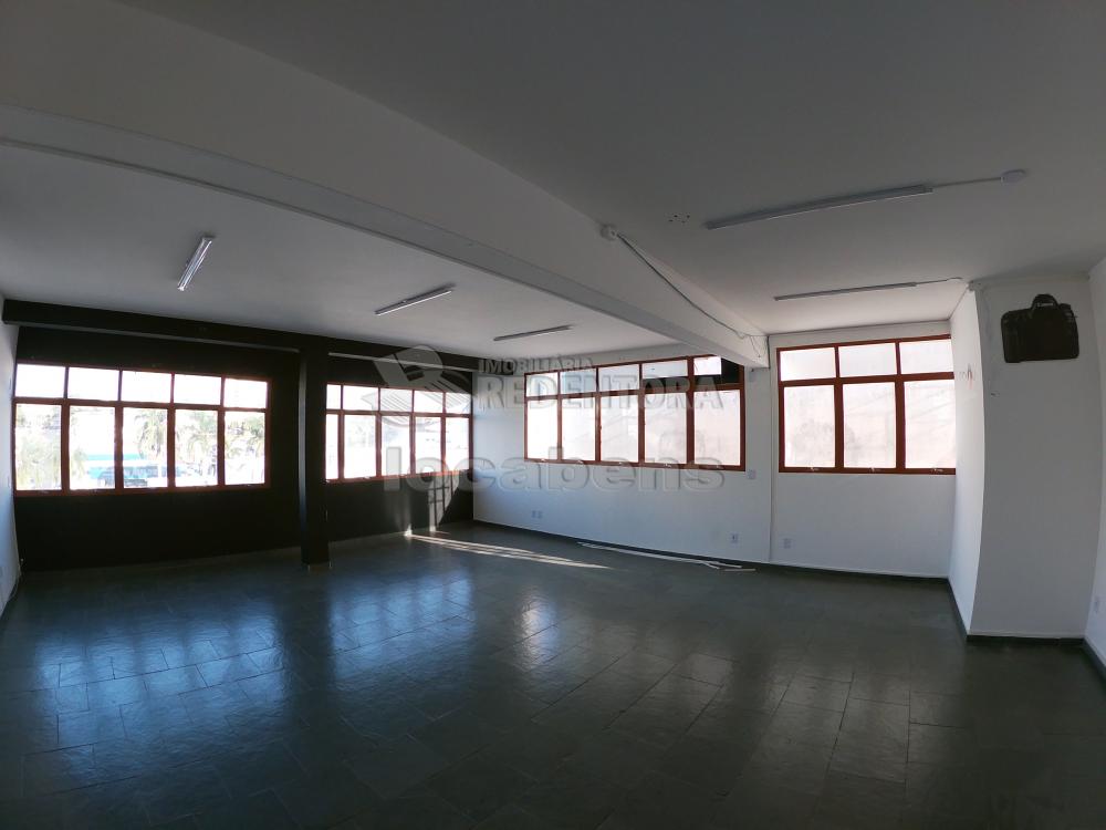 Alugar Comercial / Salão em São José do Rio Preto R$ 2.000,00 - Foto 4