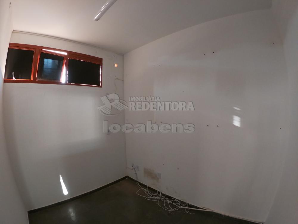 Alugar Comercial / Salão em São José do Rio Preto R$ 2.000,00 - Foto 7