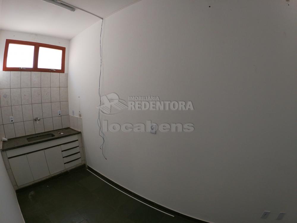 Alugar Comercial / Salão em São José do Rio Preto R$ 2.000,00 - Foto 12