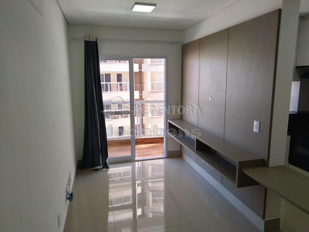 Alugar Apartamento / Padrão em São José do Rio Preto R$ 1.700,00 - Foto 6