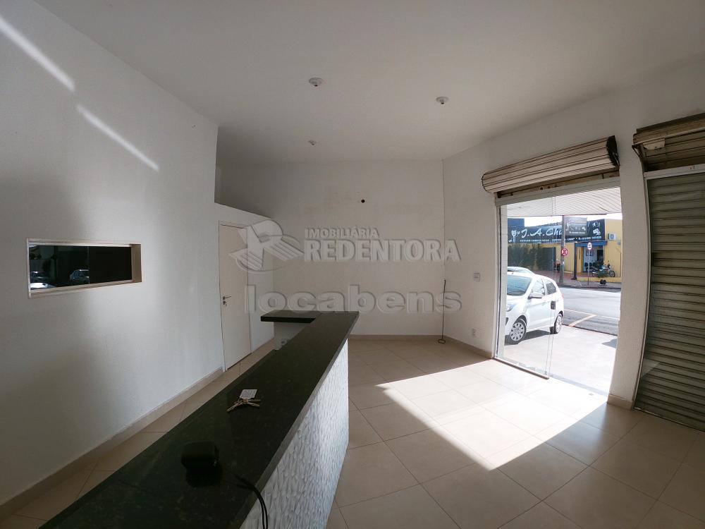 Alugar Comercial / Salão em São José do Rio Preto R$ 3.000,00 - Foto 4