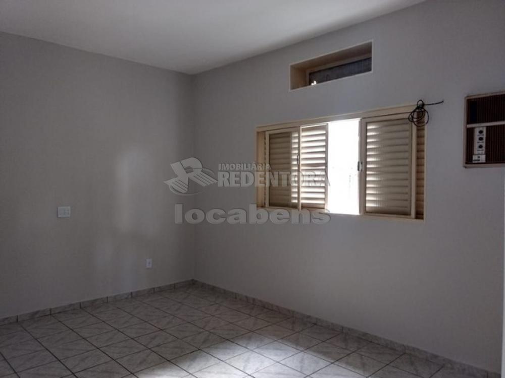 Alugar Casa / Padrão em São José do Rio Preto R$ 1.100,00 - Foto 2