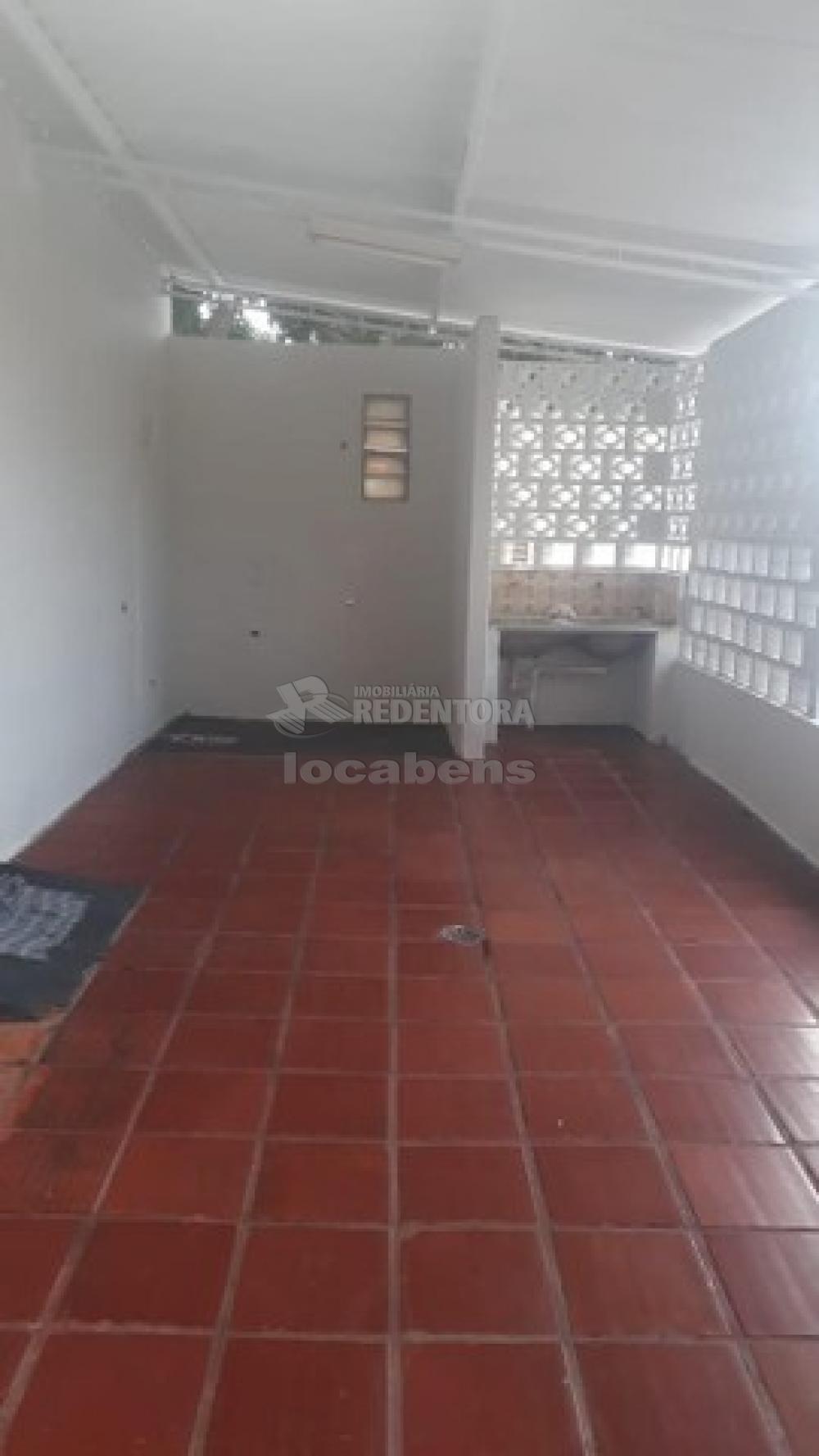 Alugar Casa / Padrão em São José do Rio Preto R$ 1.100,00 - Foto 3