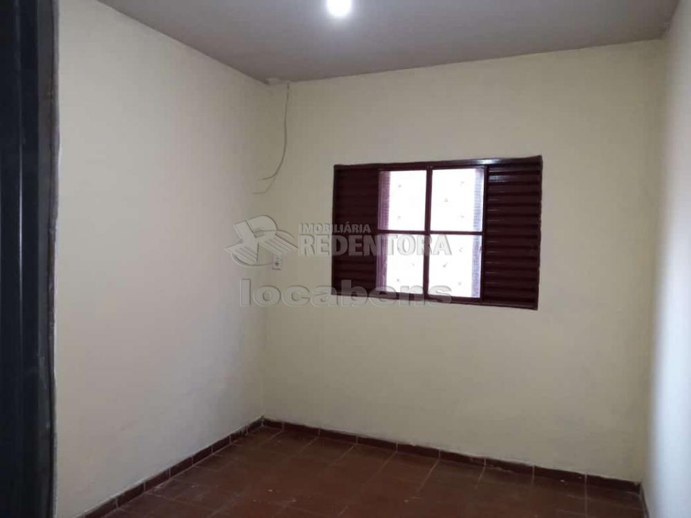 Alugar Casa / Padrão em São José do Rio Preto R$ 750,00 - Foto 4