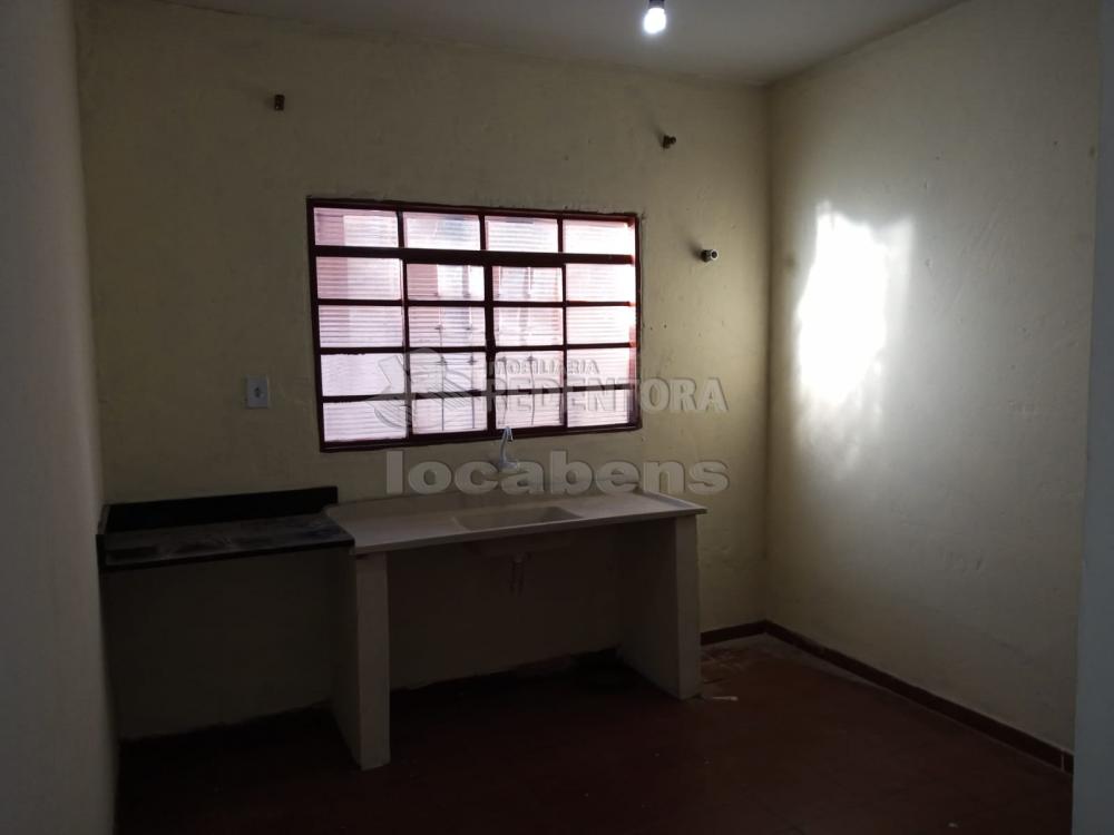 Alugar Casa / Padrão em São José do Rio Preto R$ 750,00 - Foto 6