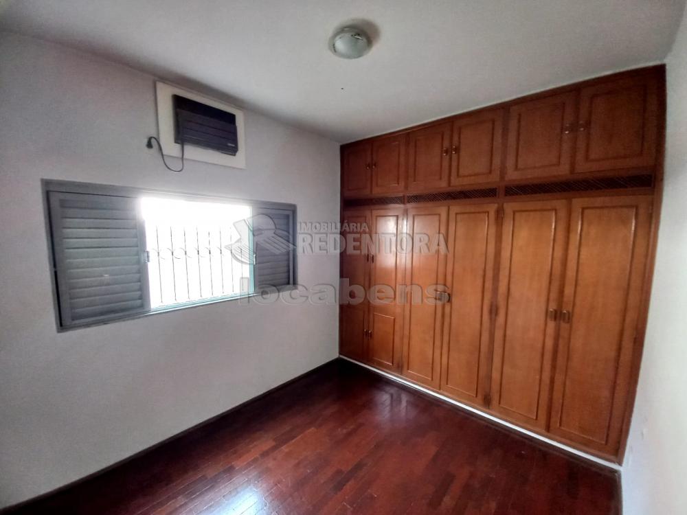 Alugar Casa / Padrão em São José do Rio Preto R$ 2.200,00 - Foto 9