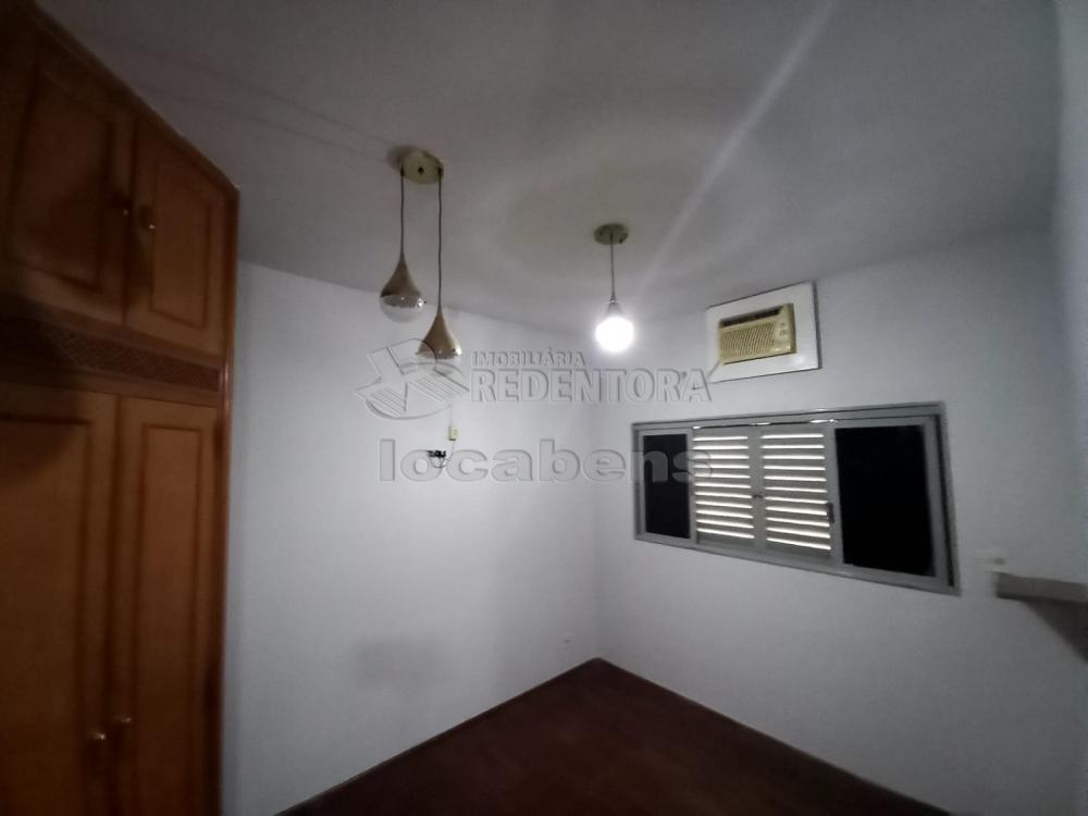 Alugar Casa / Padrão em São José do Rio Preto R$ 2.200,00 - Foto 12