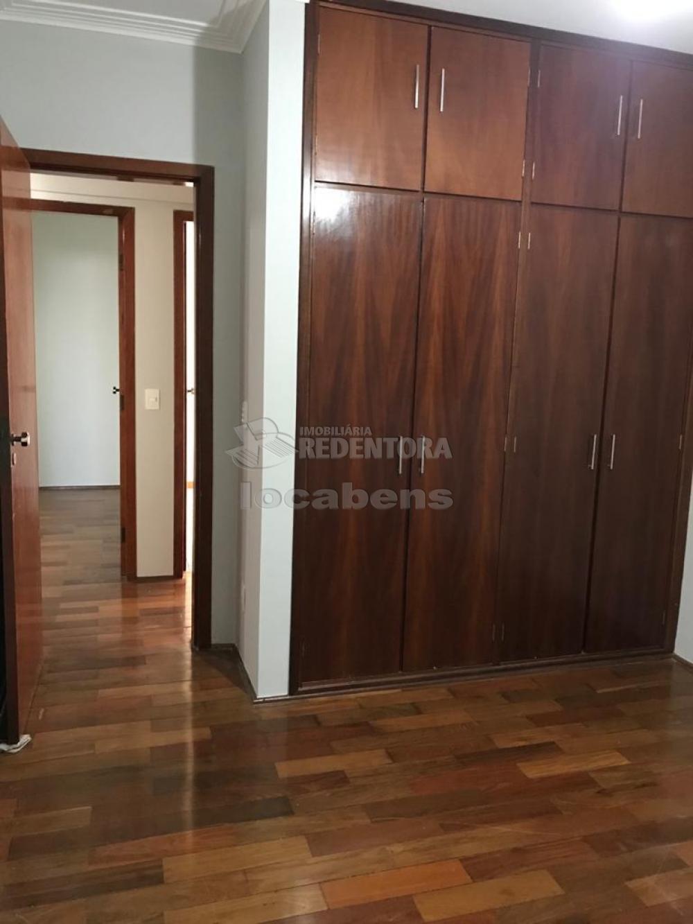 Alugar Apartamento / Padrão em São José do Rio Preto R$ 900,00 - Foto 4