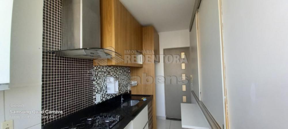 Alugar Apartamento / Padrão em São José do Rio Preto R$ 750,00 - Foto 3