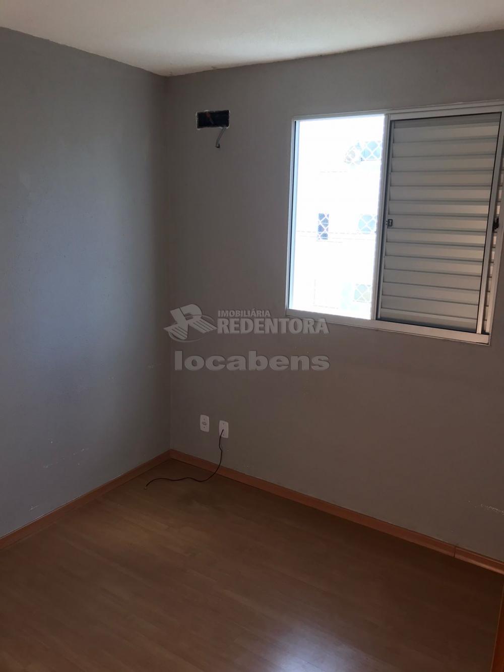 Alugar Apartamento / Padrão em São José do Rio Preto R$ 660,00 - Foto 4