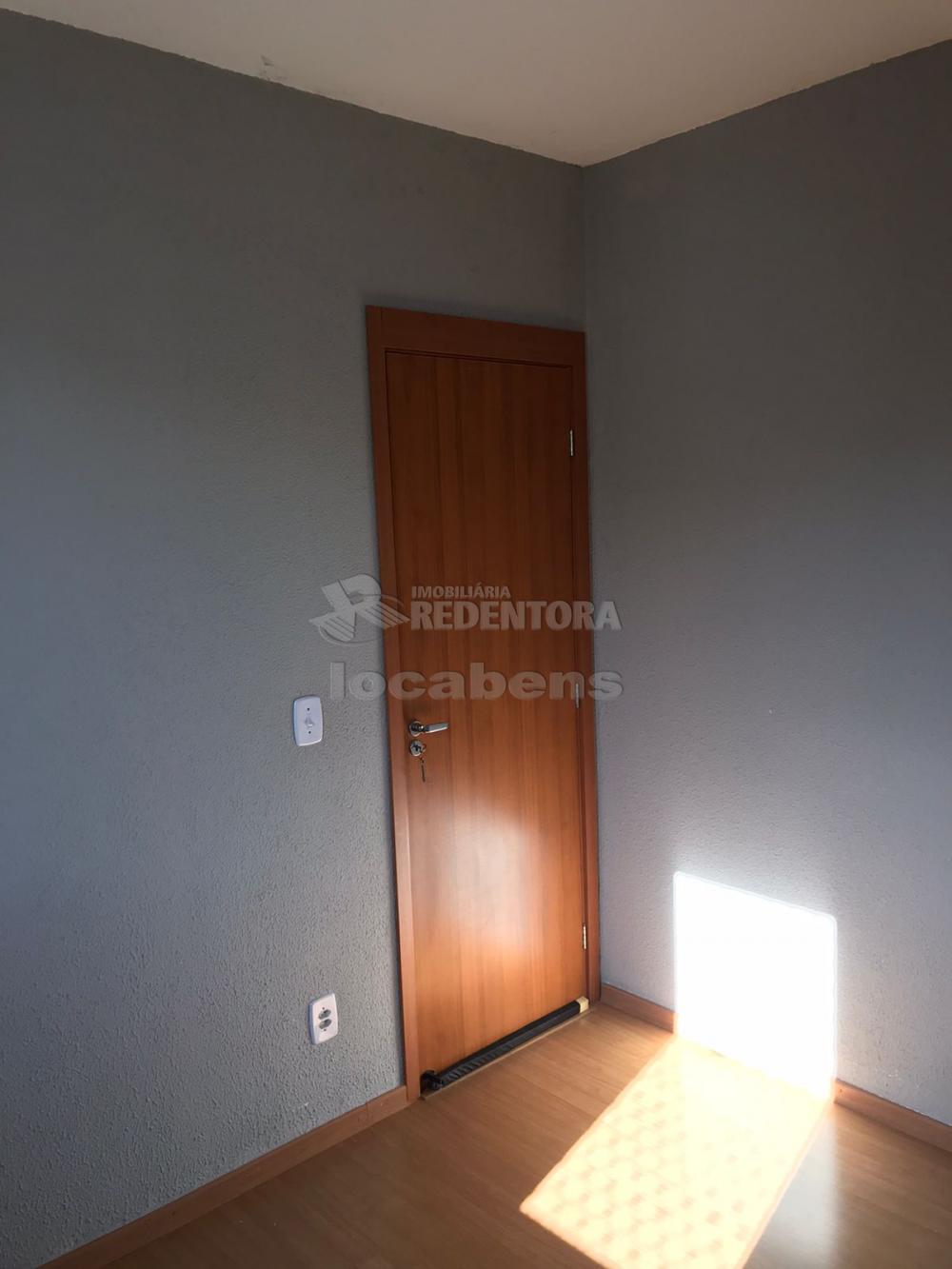 Alugar Apartamento / Padrão em São José do Rio Preto R$ 660,00 - Foto 7