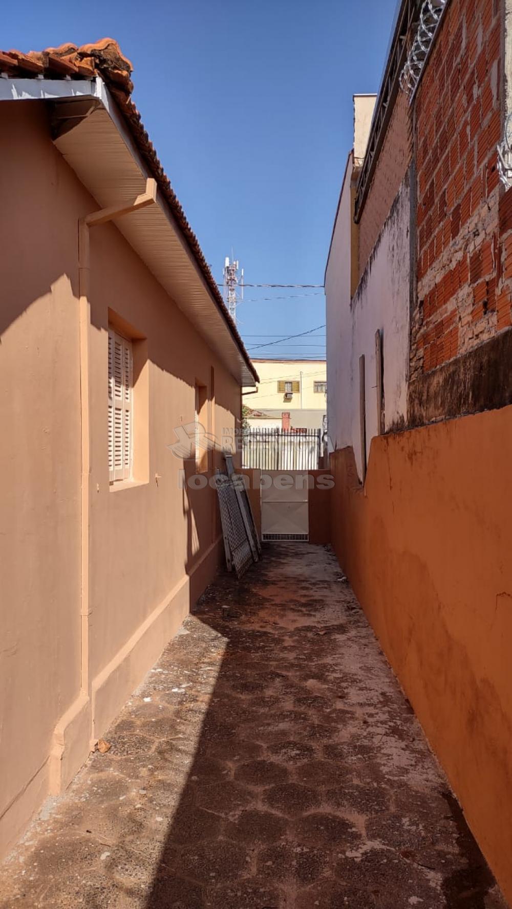 Alugar Casa / Padrão em São José do Rio Preto R$ 800,00 - Foto 4