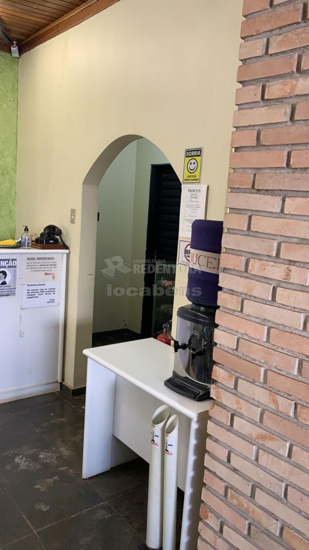 Alugar Comercial / Salão em São José do Rio Preto R$ 1.700,00 - Foto 5