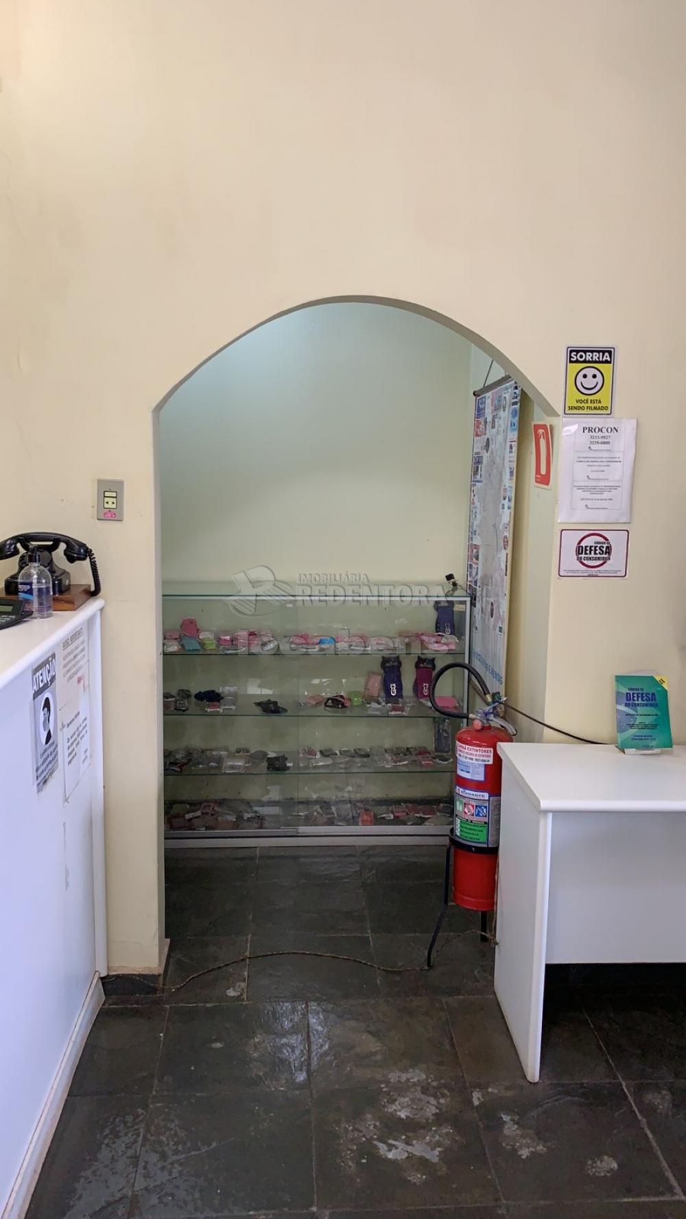 Alugar Comercial / Salão em São José do Rio Preto R$ 1.700,00 - Foto 6